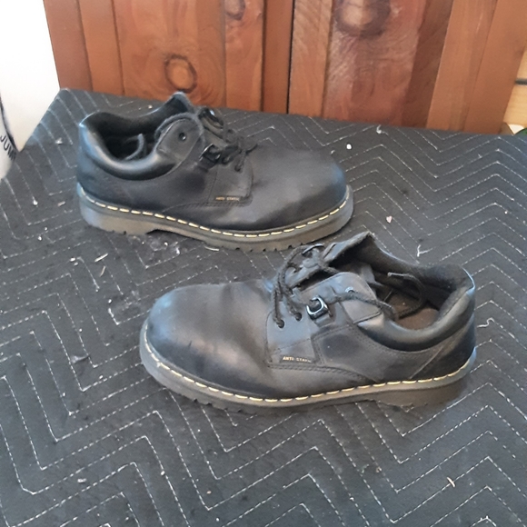 Dr. Martens - Picture 2 of 15